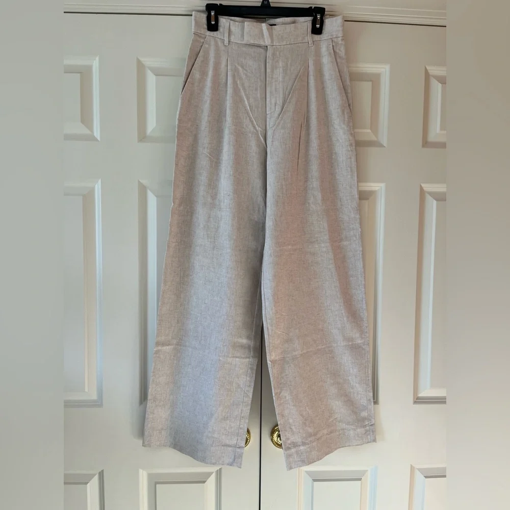 Banana Republic Wide Leg Linen Pants in Light Tan / Flax